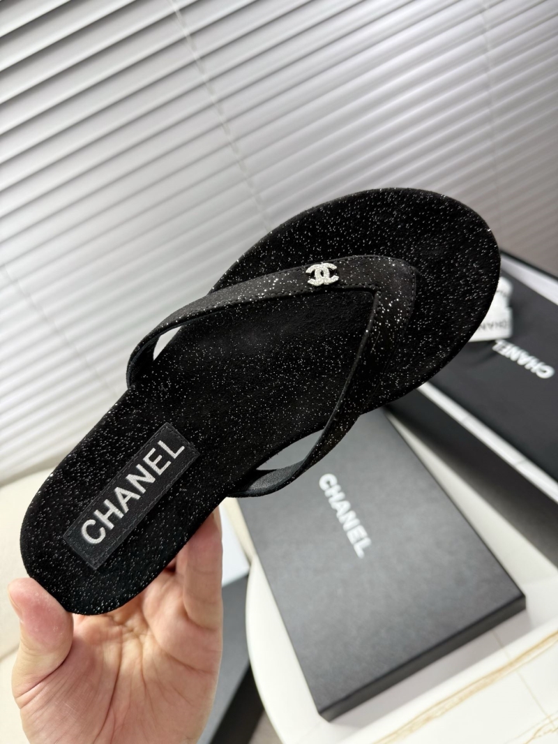Ch**el slippers